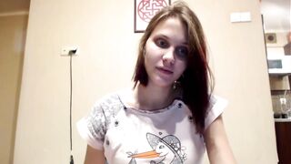 Lilly a terhes tini bige maszturbálása