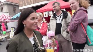 Barátnők lecumiztatva és megdugva