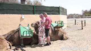 Hatalmas didkós arab csajszi szexelése