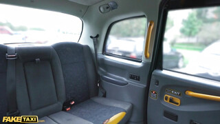 Fake Taxi - Rubi Rico a forró vérű latin amerikai picsa