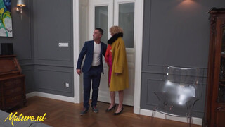Mature.nl - Vén asszony popsiba rakva