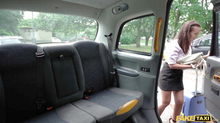 Fake Taxi  - Hatalmas csöcsű fiatal bige bekúrva