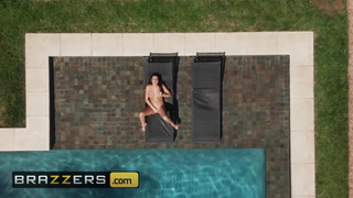 BRAZZERS - Jolee Love a méretes tőgyes fiatal bige