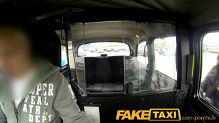FakeTaxi - a pici lopós fekete spiné megbánja amit tett