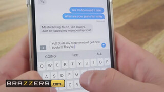 Brazzers - Alexis Fawx a méretes tőgyes nevelő anya