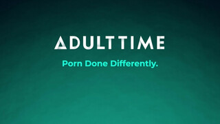 ADULT TIME - kopasz csoki kisasszony kinyalja a csaját