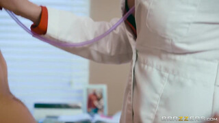 Ariella Ferrera a latin amerikai doktornő - Brazzers