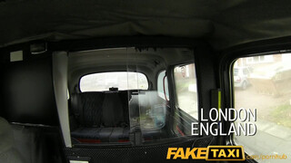 FakeTaxi - telt néger hajú bige pénzért mindent bevállal