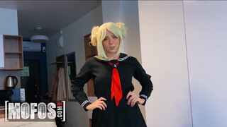 Mofos - Sweetie Fox a cosplayes bige hátsó bejáratba baszva