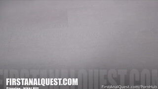 Nikki Hill méretes feneke megkúrva - First Anal Quest