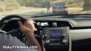 Reality Kings - Aria Lee rámászik a bmw-s csávó faszára
