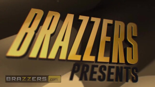 Brazzers - Cherie Deville tini manussal közösül