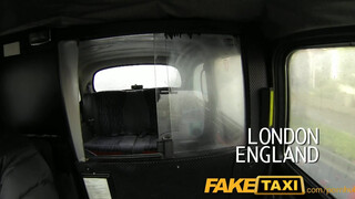 FakeTaxi - méretes cickós debella csajszi a taxiban