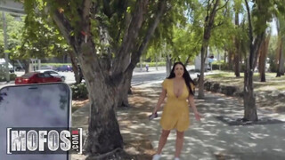 Mofos - Angela White élvezi ha durván kefélik