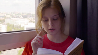 ULTRAFILMS - izgató tini lány begerjed egy könyvre