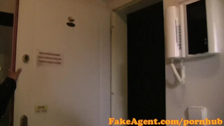 FakeAgent - bárban felszedett picsa castingon