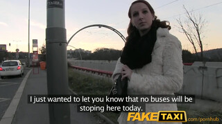 FakeTaxi - Fiatal ápoló nőci kúrel a taxiban