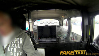 FakeTaxi - Kiki Minaj a csöcsös fekete spiné