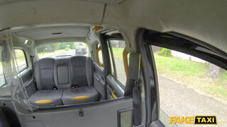 Fake Taxi - Kira Noir a bombázó csoki bula