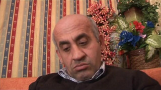 Idős csávó faszára rácuppan a tini kiscsaj