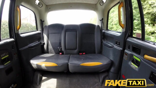 Fake Taxi - Ashleigh Devere a méretes keblű kiscsaj