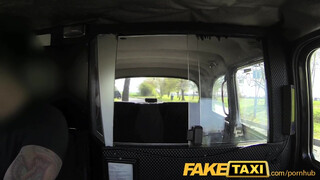 FakeTaxi - ártatlan pici tini kiscsaj és a vastag hímtag