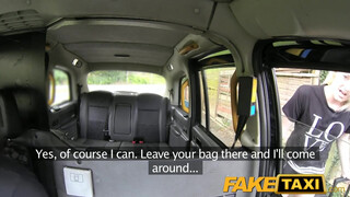 FakeTaxi - skót bige a szabadban is szereti