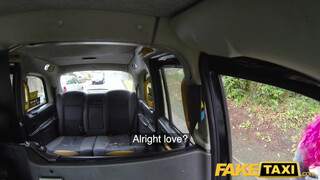 Fake Taxi - Hájas tetovált kiscsaj benne van a szexben