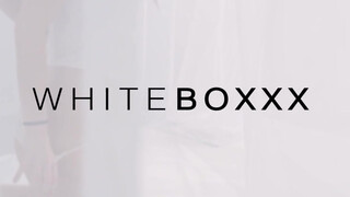 WhiteBoxxx - bombázó világos szőke hölgyemény reggel akar szexelni
