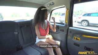 Fake Taxi - Tina Fire a nagy didkós néger kisasszony