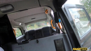 Fake Taxi - Cuki picsa kefélni akar a taxiban