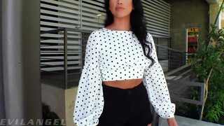EvilAngel - Vicki Chase a bombázó ázsiai milf