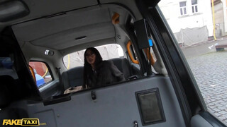 Fake Taxi - Mali Ubon a dögös latina csaj