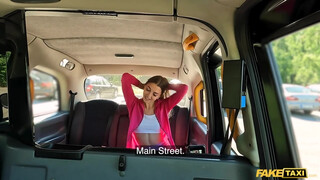 Fake Taxi - Sportos nőci megrakva a taxiban
