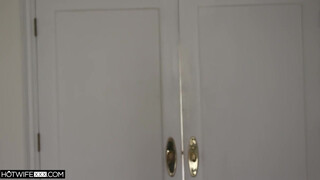 HotwifeXXX - ez a cerka sokkal nagyobb mint a férjemé