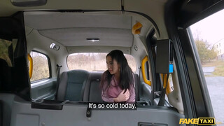 Fake Taxi - Laura Fiorentino beleül a faszba