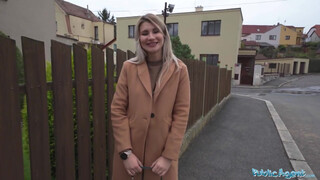 Public Agent - Marsianna Amon a hatalmas cicis bige