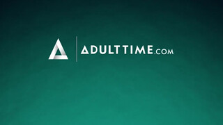 21 SEXTREME - Loren Minardi méretes ánusza megbaszva