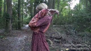 MoxieFilms - Hatalmas mellű hippi spiné