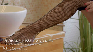 Florane Russell a fullos cseh csöcsös milf