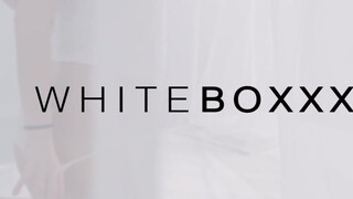 WhiteBoxxx - Nicole Pearl a felizgult orosz hölgyemény