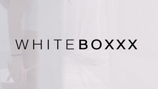 WhiteBoxxx - Leanne Lace peckezik