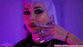 Purple Bitch anális maszturbációja