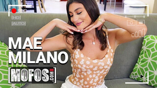 MOFOS - Mae Milano picsája megkefélve alaposan