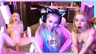 Haley Spades a izgató gamer csaj