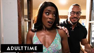 Unatkozó feleség Ana Foxxx párnán kefél és megdugja kedvelő férje!