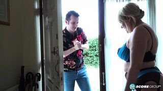 Amy Goodhead forró randija egy fiatalabb hapsival