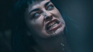 Gyönyörű Kék Hajú Punk Csaj Átváltozása - Jewelz Blu a Parasited Csatornán Vadul Mag Numb-bal